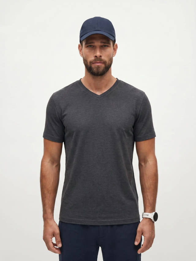 T-shirt col V performance AirPace™