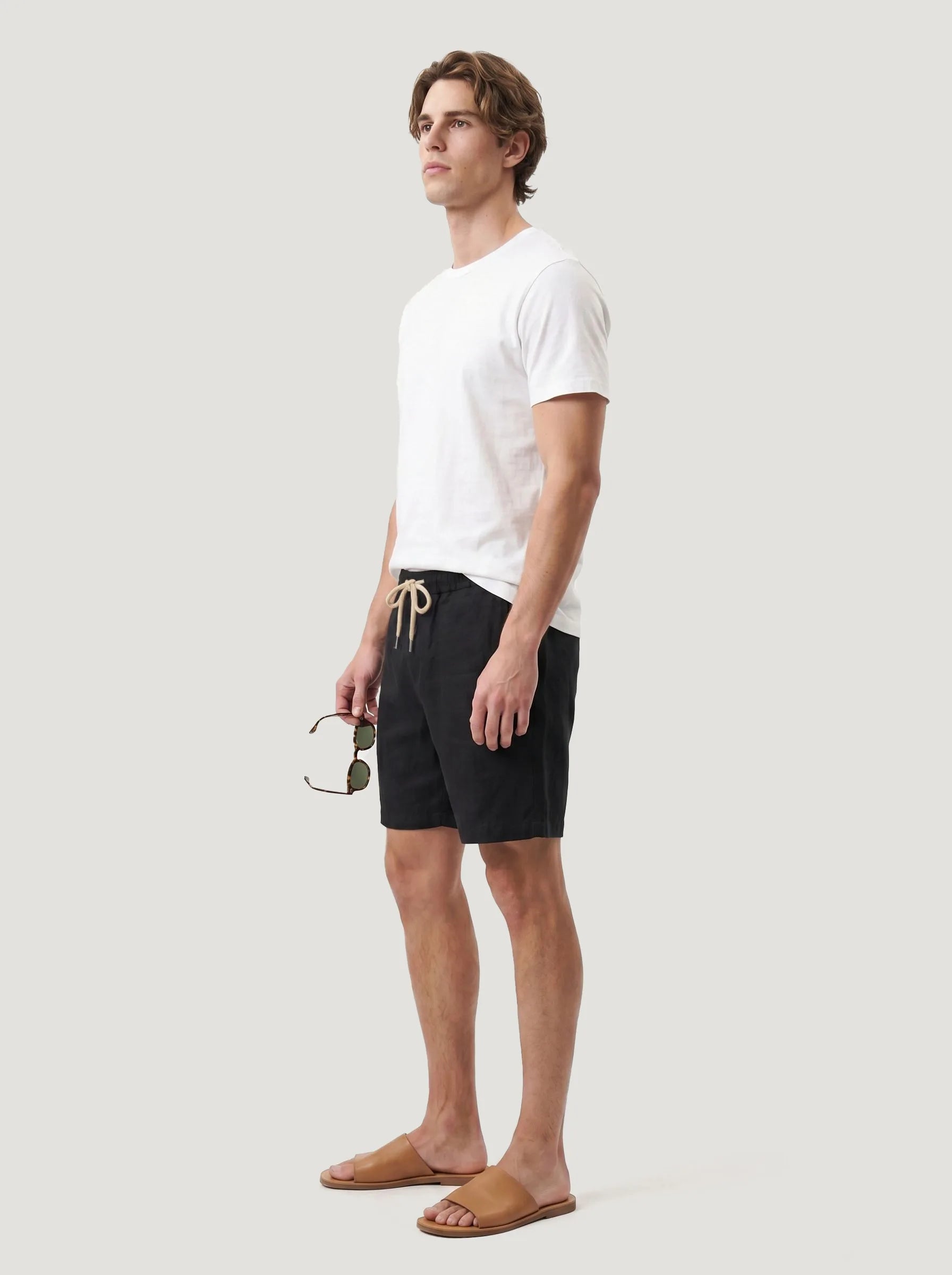Pantaloncini con coulisse in 100% lino europeo