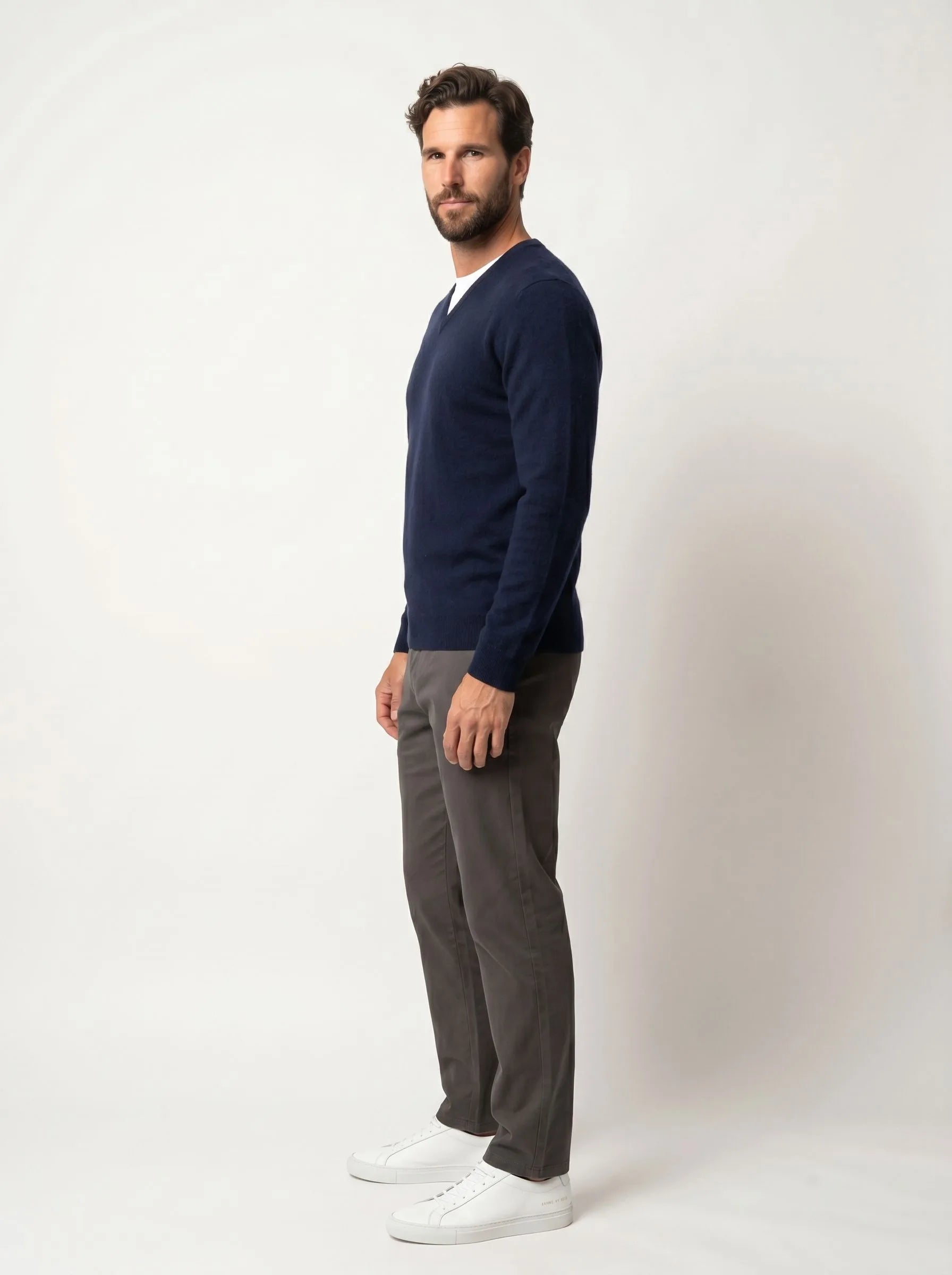 Maglione in cashmere mongolo con scollo a V