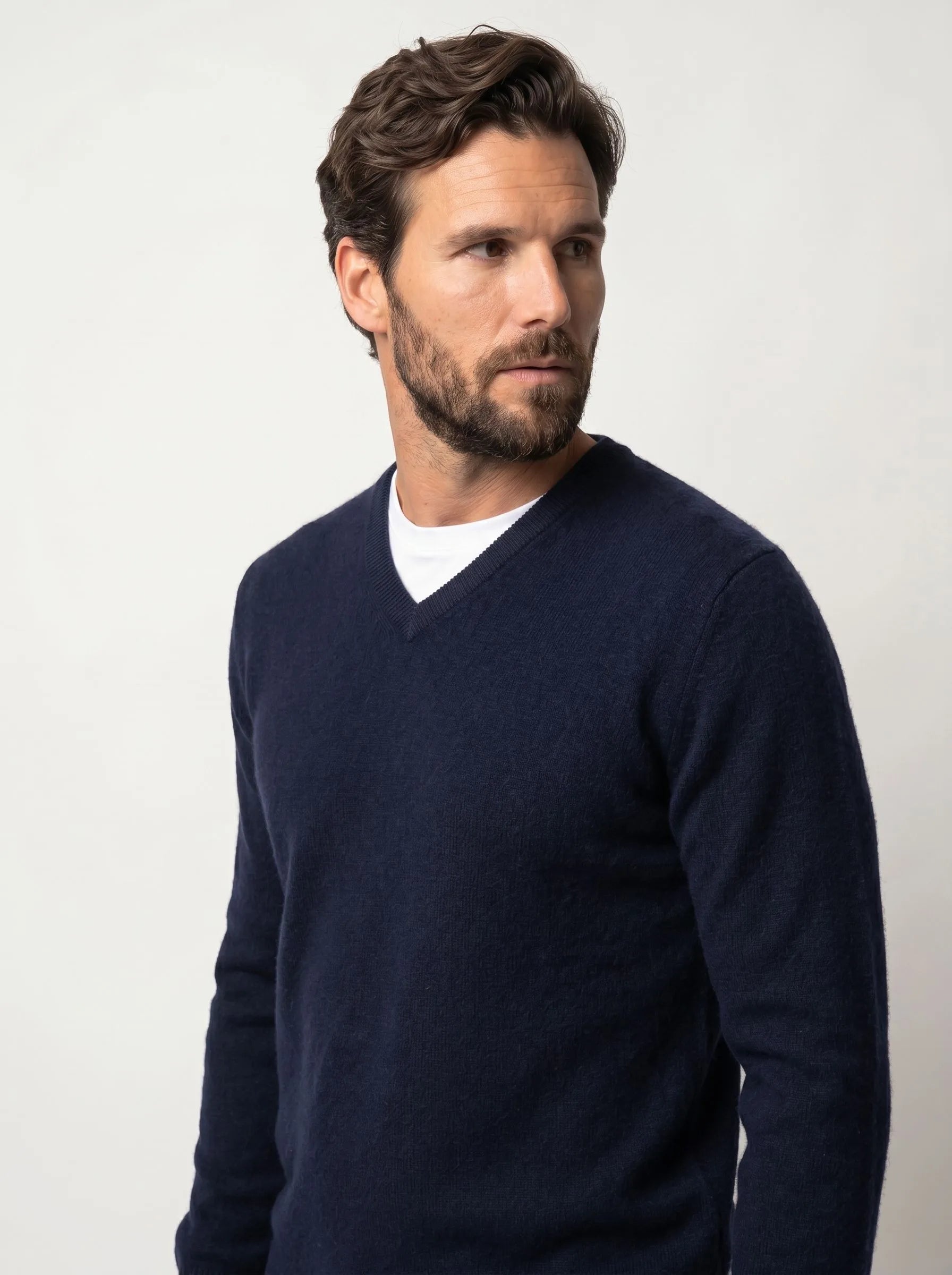Maglione in cashmere mongolo con scollo a V
