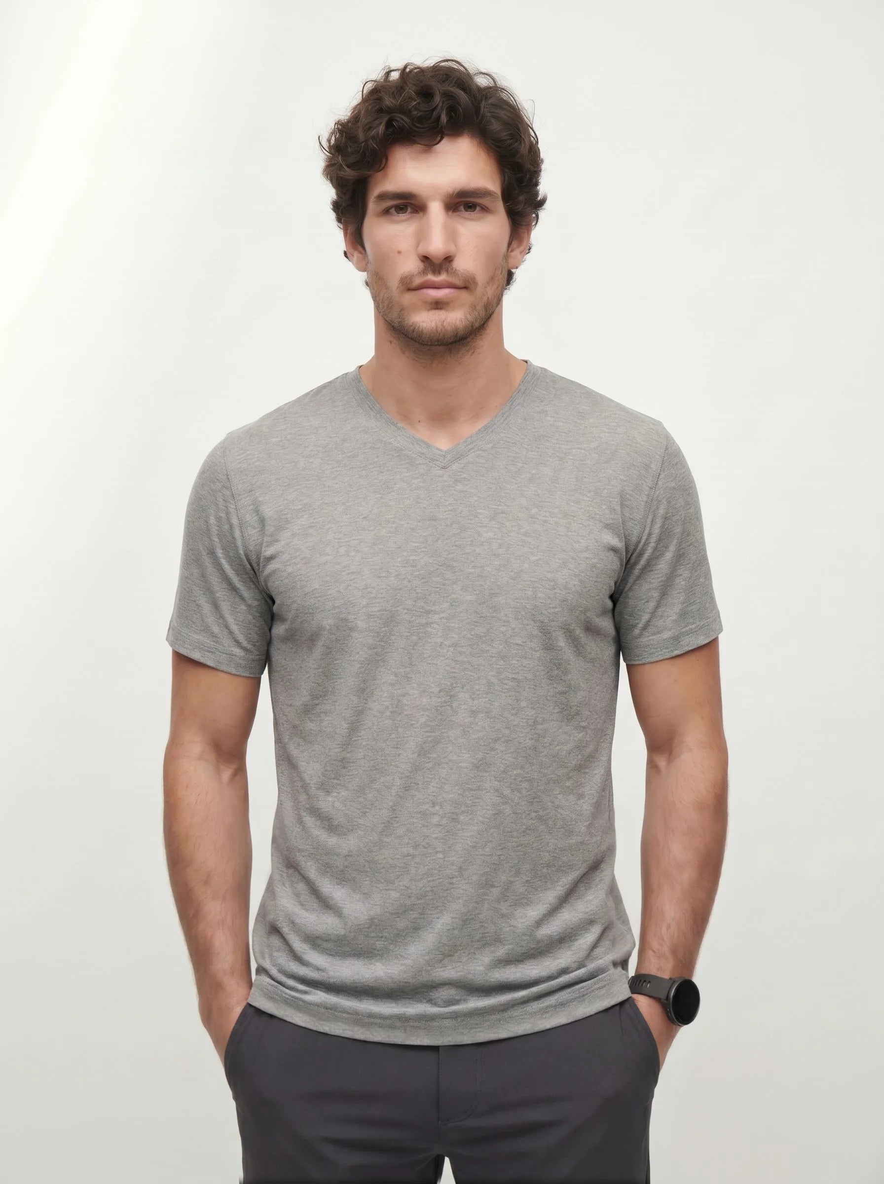 T-shirt col V performance AirPace™